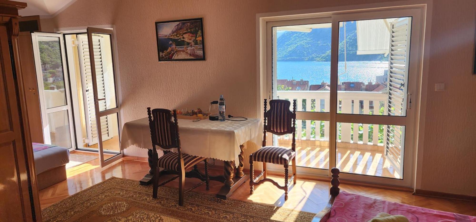 Lorena Rooms Risan Eksteriør bilde